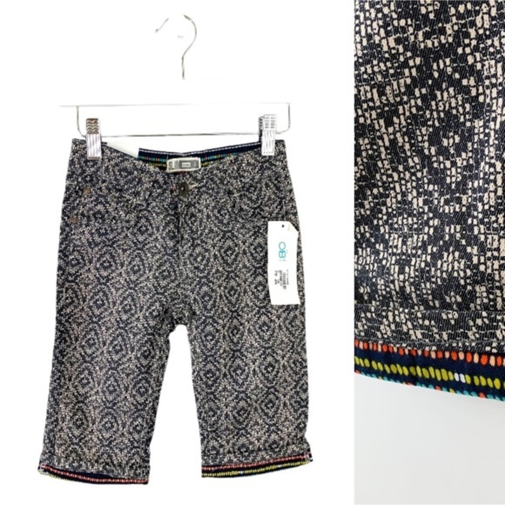 NWT OKAIDI Printed Capri Pants Size 4